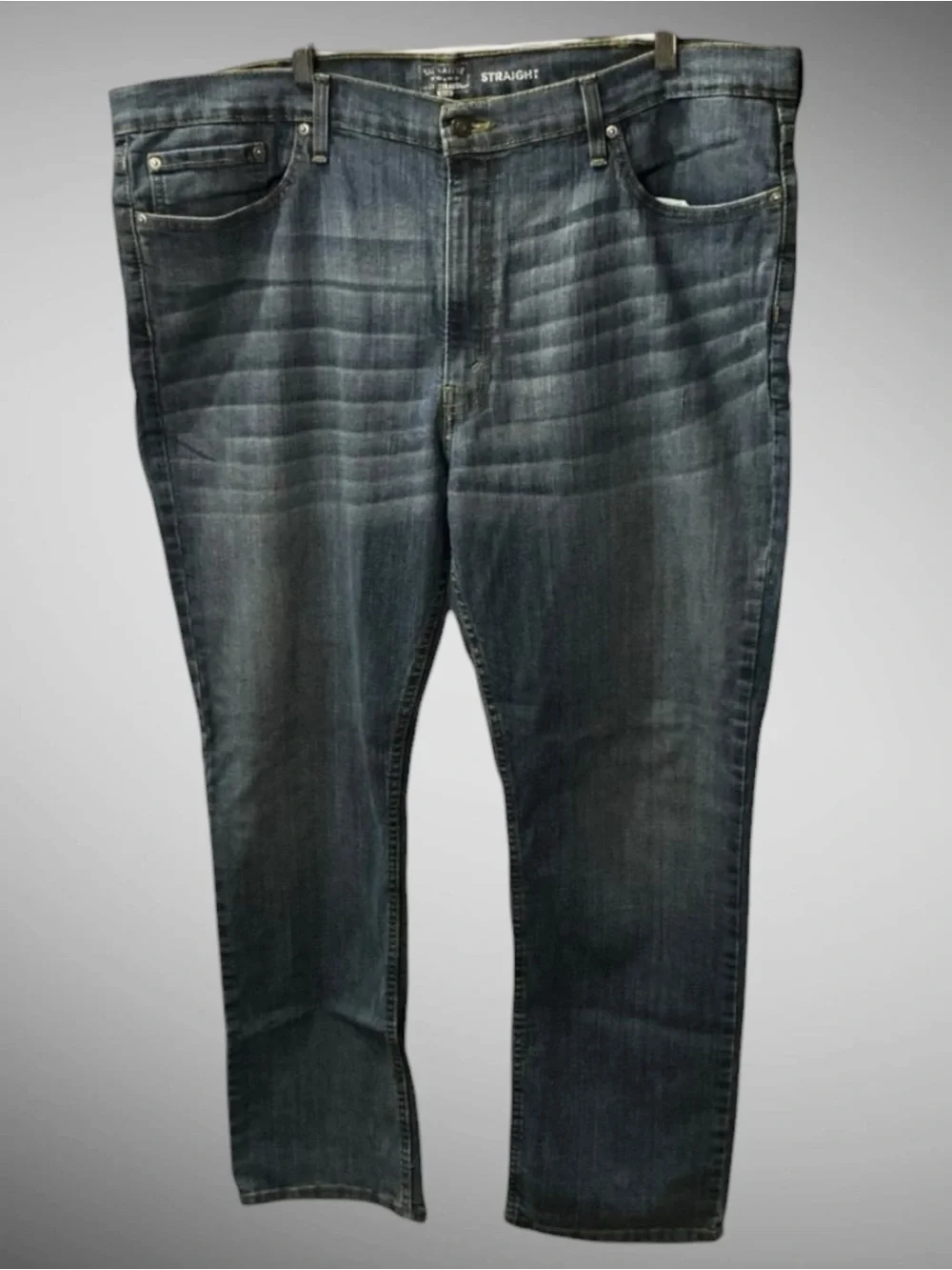 Levi’s Signature Gold Men’s Straight Leg Jeans Medium Wash 44x32